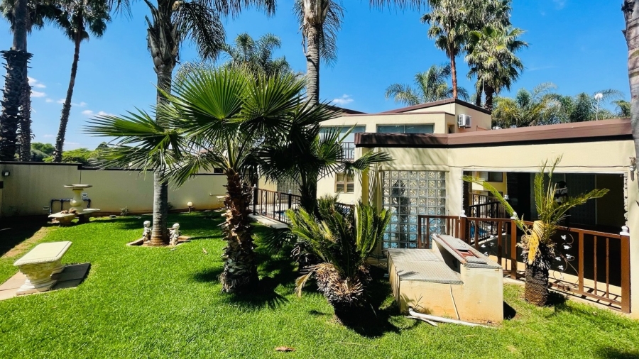 5 Bedroom Property for Sale in Wilkoppies North West